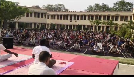 अंतर्राष्ट्रीय योग दिवस पर जिला जेल रायगढ़ में सामूहिक योगाभ्यास, लगभग 600 लोगों ने लिया भाग